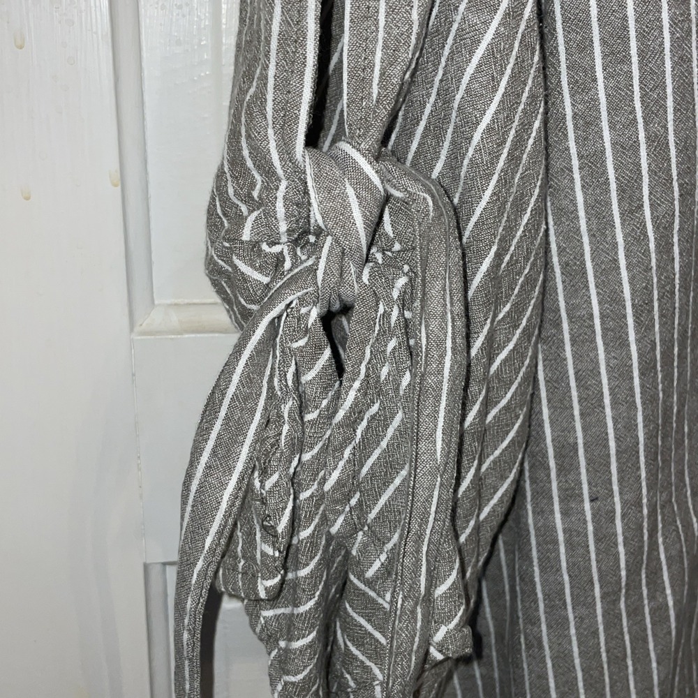 3/4 Sleeve Loose Fit Grey‎ Blouse Vertical Stripe Big Chunky Buttons Summer Core - Picture 7 of 8